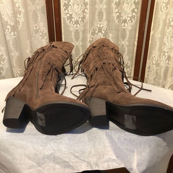 💥🎉💕HOST PICK 12/2/23💥🎉💕FINAL NWOT Jocelyn Fringed Boots in brown SZ 6.5 - Picture 6 of 6